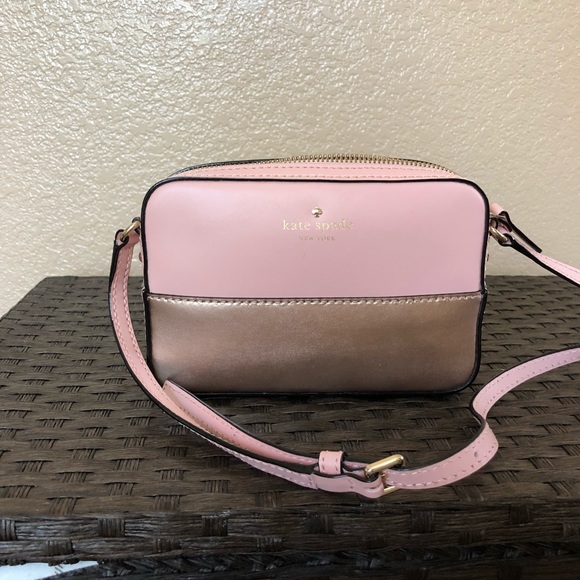 🚫SOLD🚫 Kate Spade Crossbody Bag - Picture 2 of 8